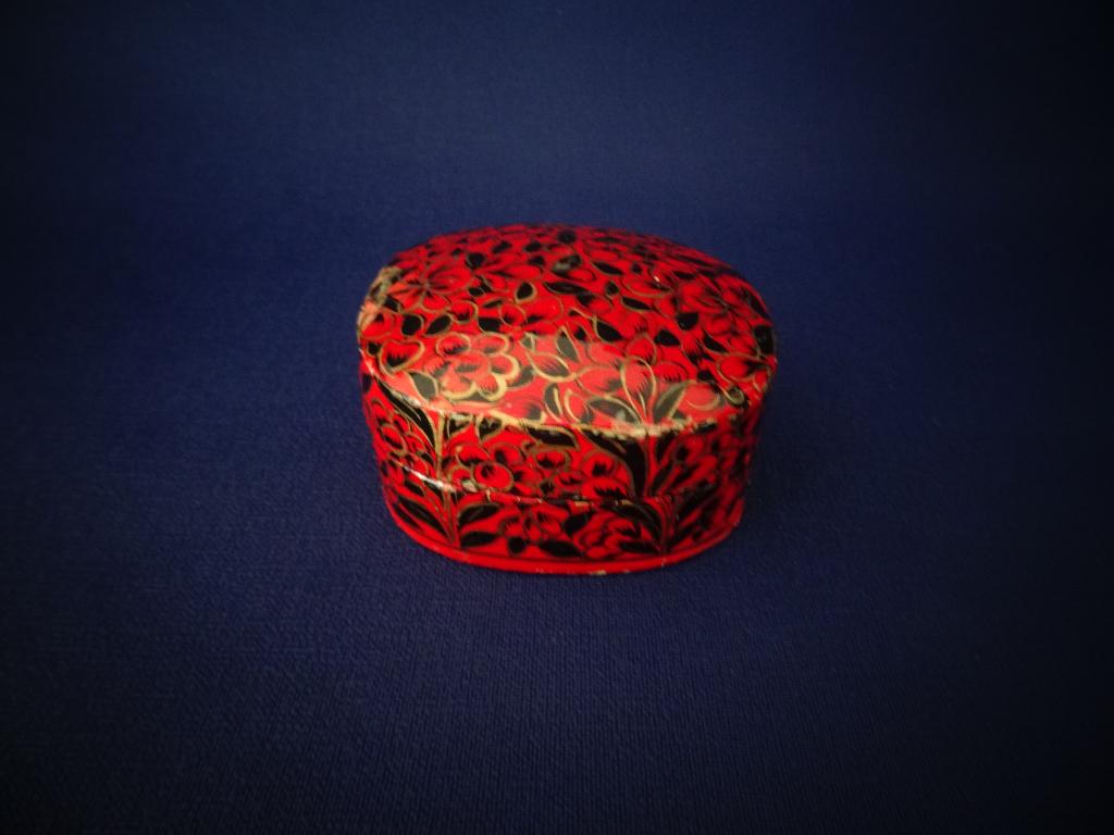 Lakdoosje rood, Antiek en Kunst, Ophalen of Verzenden