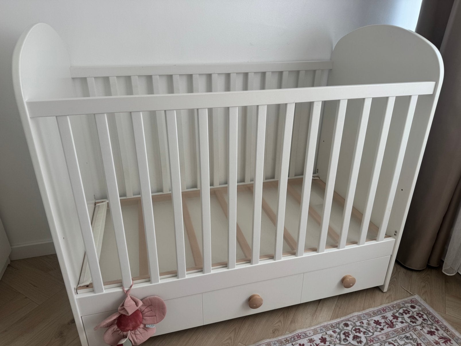 Baby/peuter bed, Ophalen, 140 tot 160 cm, 100 cm of meer, Zo goed als nieuw