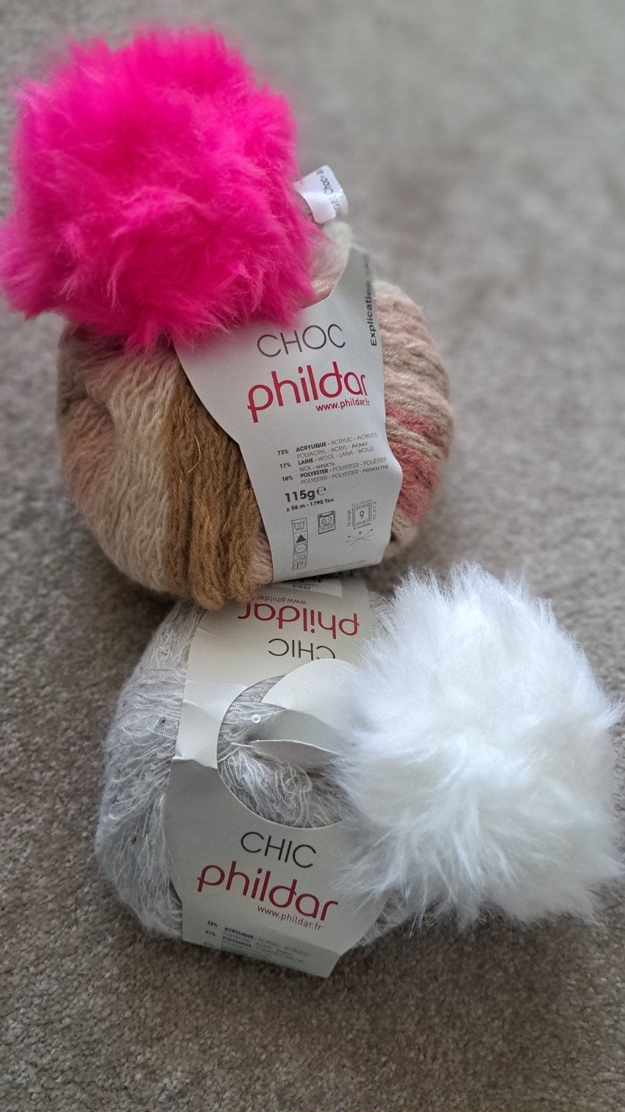 Phildar Choc en Chic wol met pompon - 1 bol is 1 muts, Ophalen of Verzenden, Nieuw, Breien of Haken, Wol of Garen