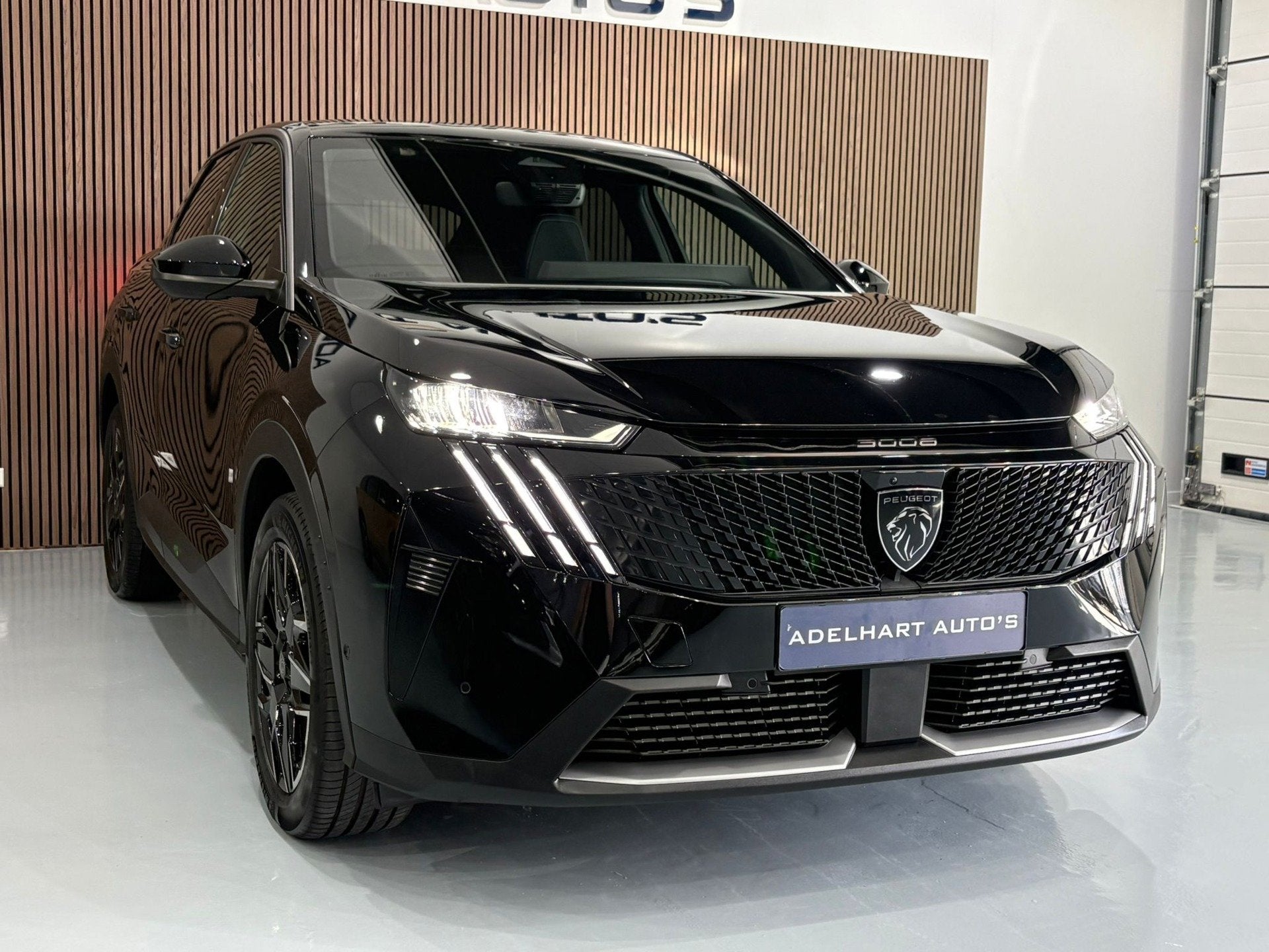 Peugeot 3008 1.2 Hybrid 145 Allure Nieuw model Automaat / Na, 145 pk, Gebruikt, 1199 cc, Zwart