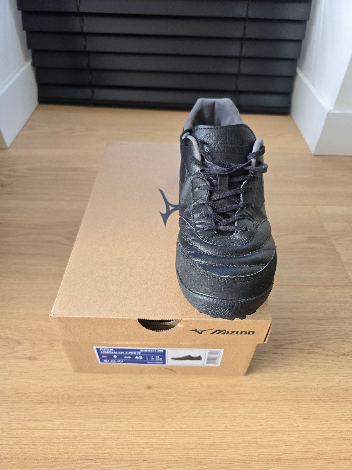 Mizuno Morelia Sala Pro TF - Maat 43, Ophalen, Zo goed als nieuw, Schoenen