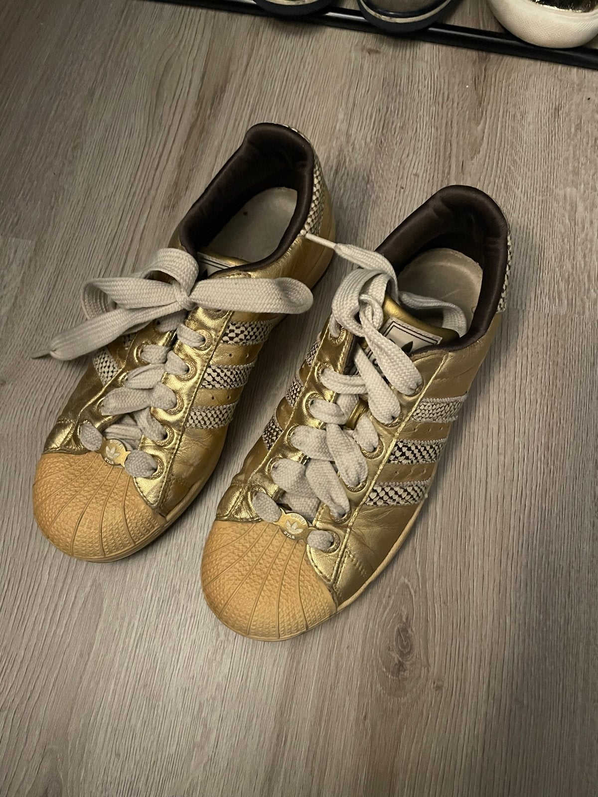 Vintage gouden snake Adidas Superstars uit 2008, Ophalen of Verzenden, Gedragen, Overige kleuren, Sneakers of Gympen