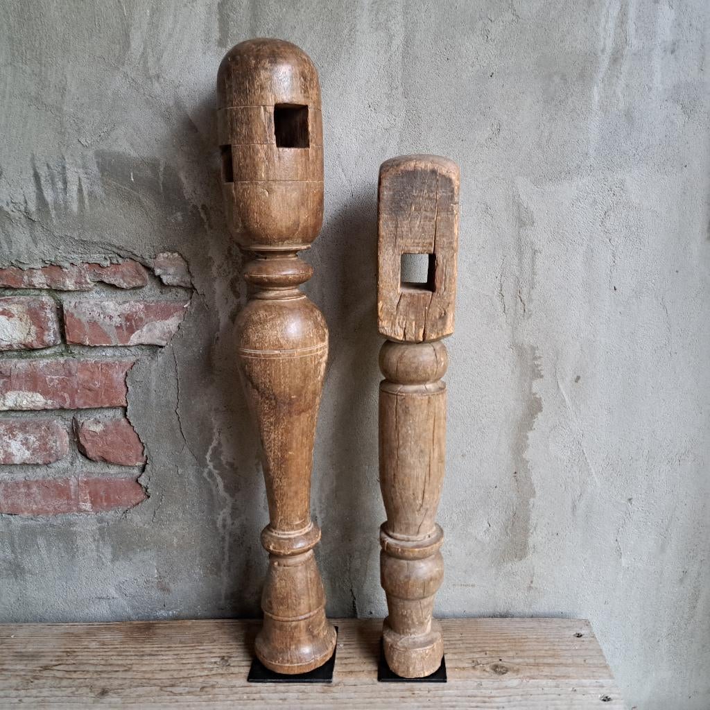 1x Landelijke houten pion ornament pinakel op statief Etage3, ., Ophalen of Verzenden, Zo goed als nieuw, .