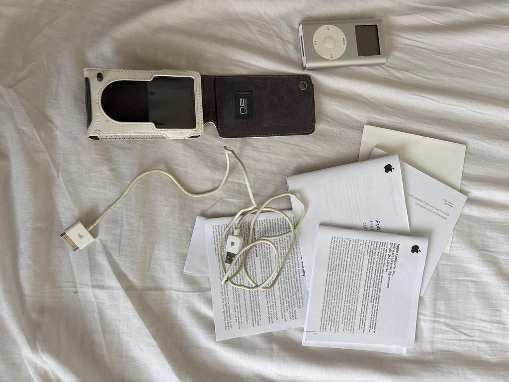 Apple iPod Mini 2e Generatie 4GB Zilver met Hoesje, Audio, Tv en Foto, Mp3-spelers | Apple iPod, Gebruikt, Mini, Ophalen of Verzenden
