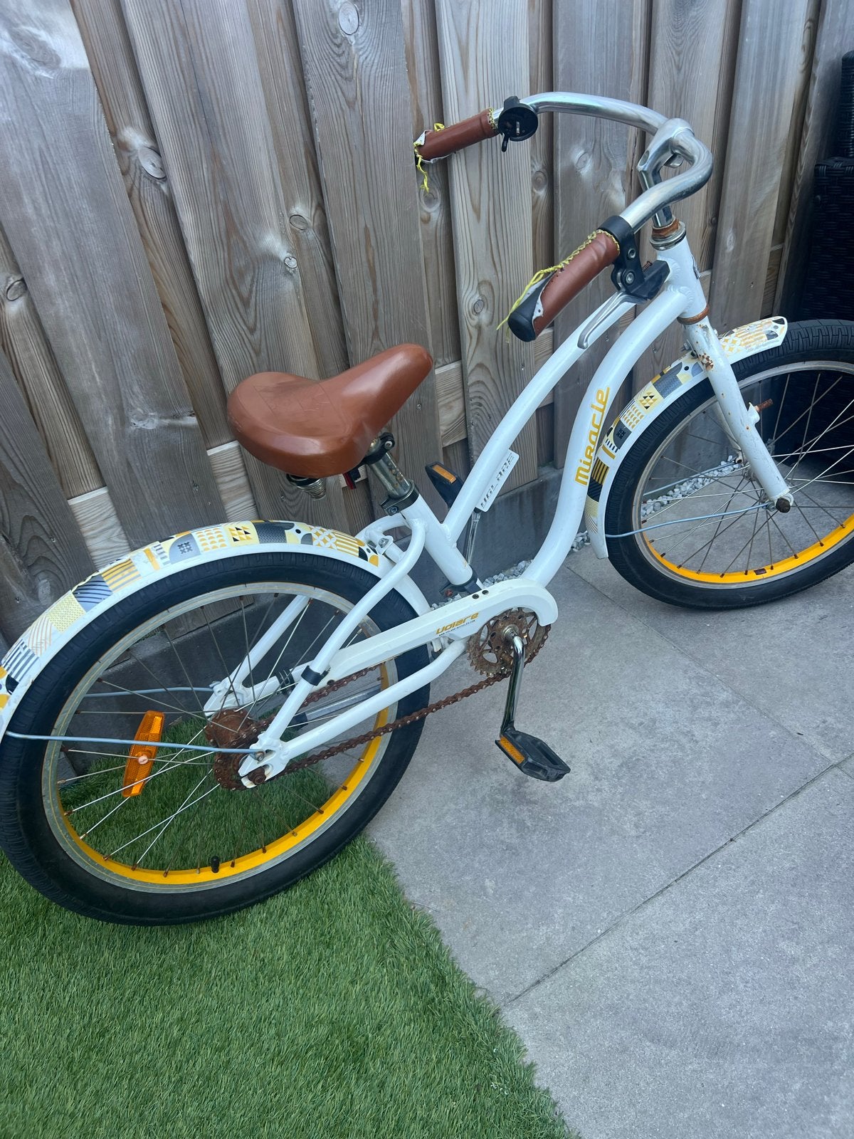 Miracle kinderfiets 15 inch - Wit/Geel, Ophalen, Gebruikt, Terugtraprem, 14 inch of minder