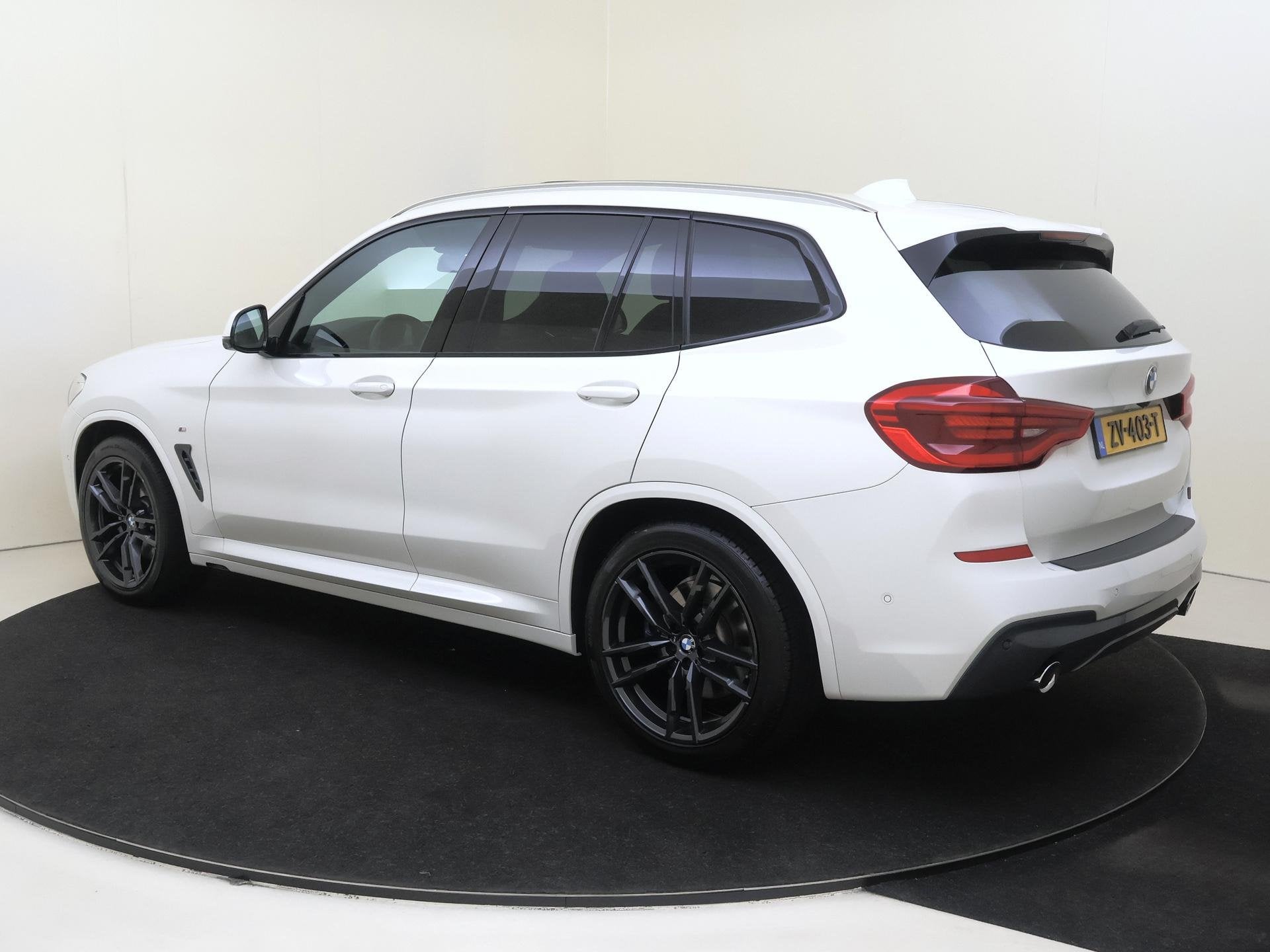 BMW X3 xDrive30i High Executive | Stoel & Stuurverwarming |, Auto's, Automaat, 1998 cc, Gebruikt, 4 cilinders