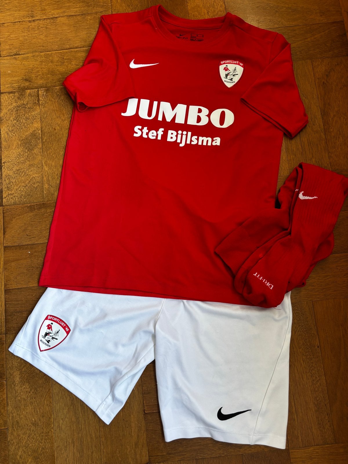 Nike Sportlust '46 Voetbaltenue (shirt, broekje, sokken), Ophalen of Verzenden, Zo goed als nieuw