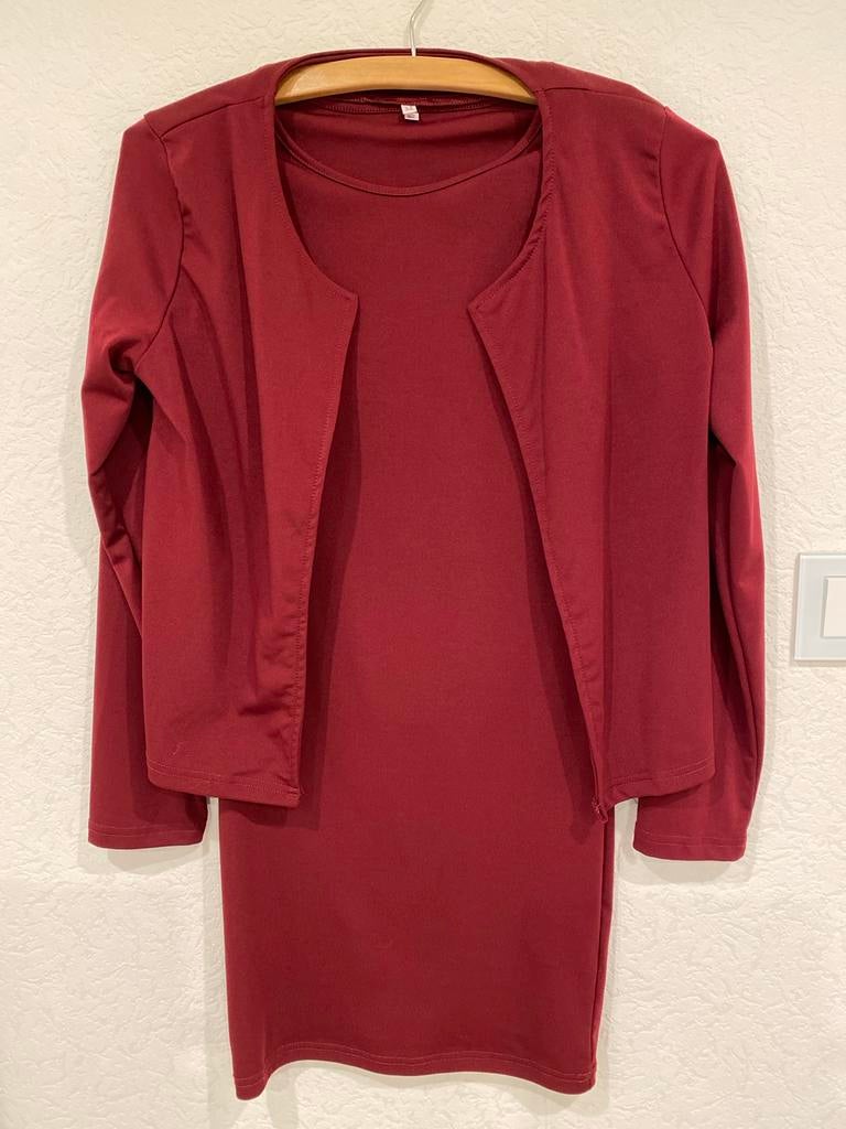 Bordeaux Rood Jurkje met Jasje - Nette & Sexy Uitstraling, Maat 38/40 (M), Ophalen of Verzenden, Zo goed als nieuw, Boven de knie