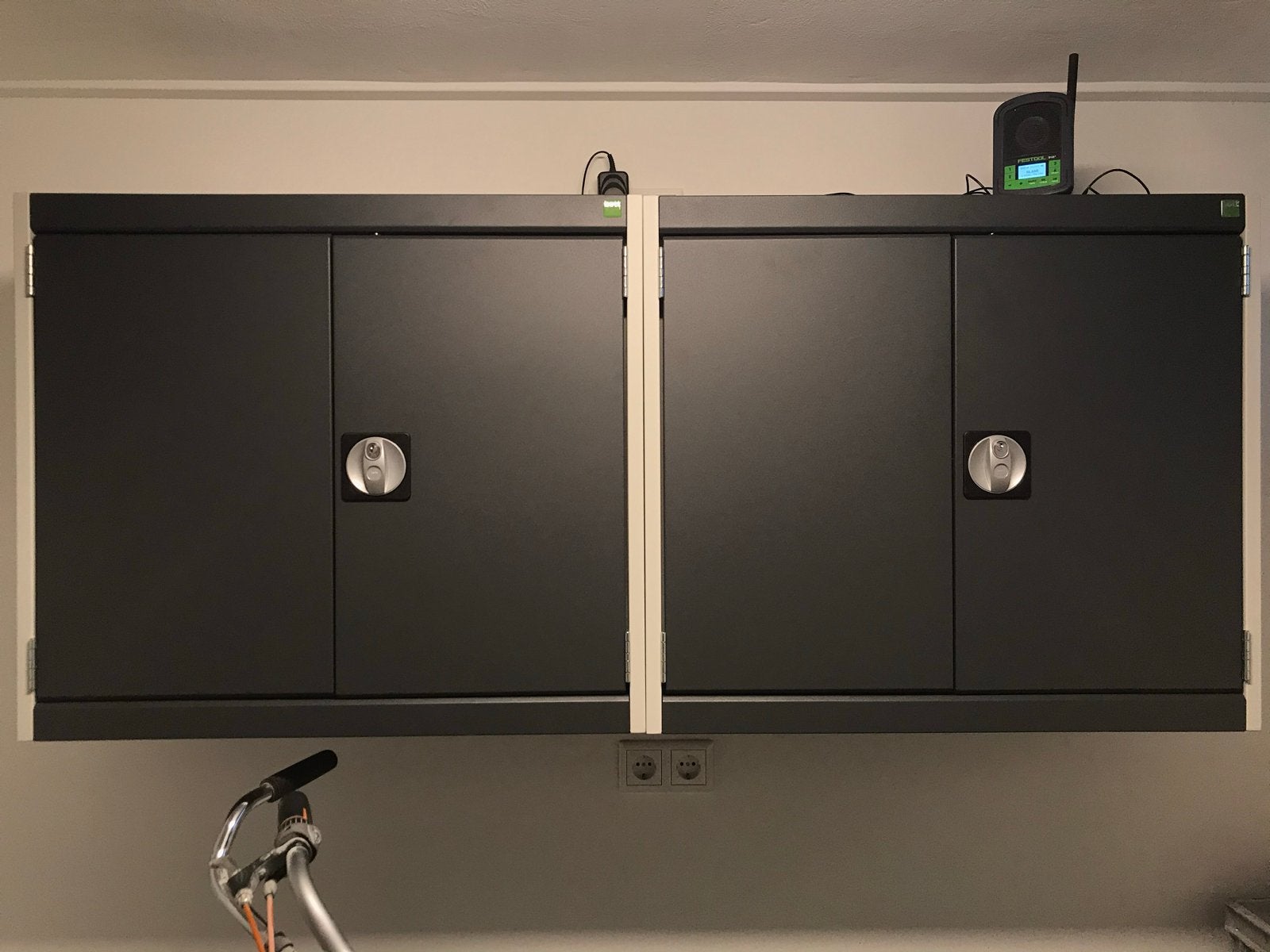 2x Bott Cubio Bovenkast met Perfo achterwand en legbord, Ophalen, Zo goed als nieuw