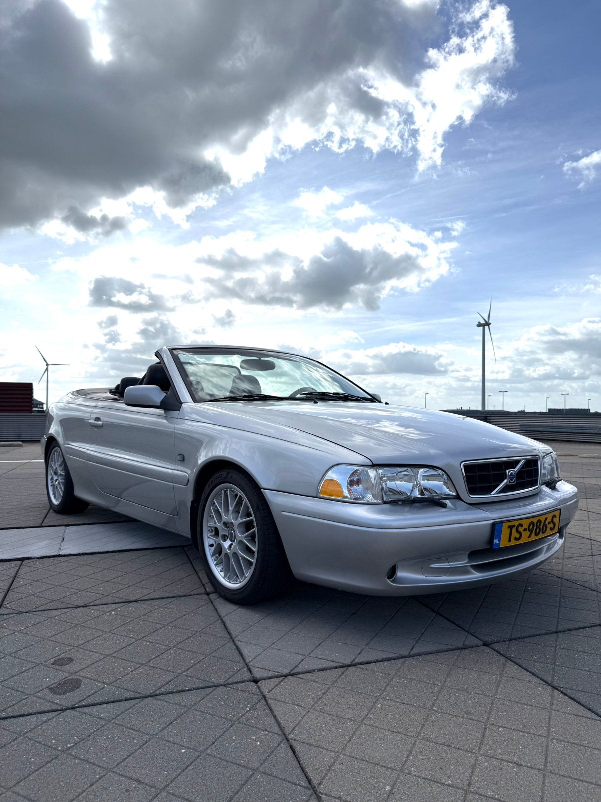Volvo C70 2.4 T Cabrio AUT 2003 Grijs, Auto's, C70, Bluetooth, Cabriolet, 4 stoelen