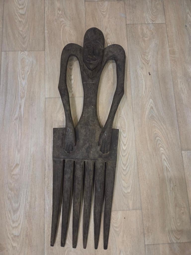 Afrikaanse houten kam met figuur, Ophalen of Verzenden