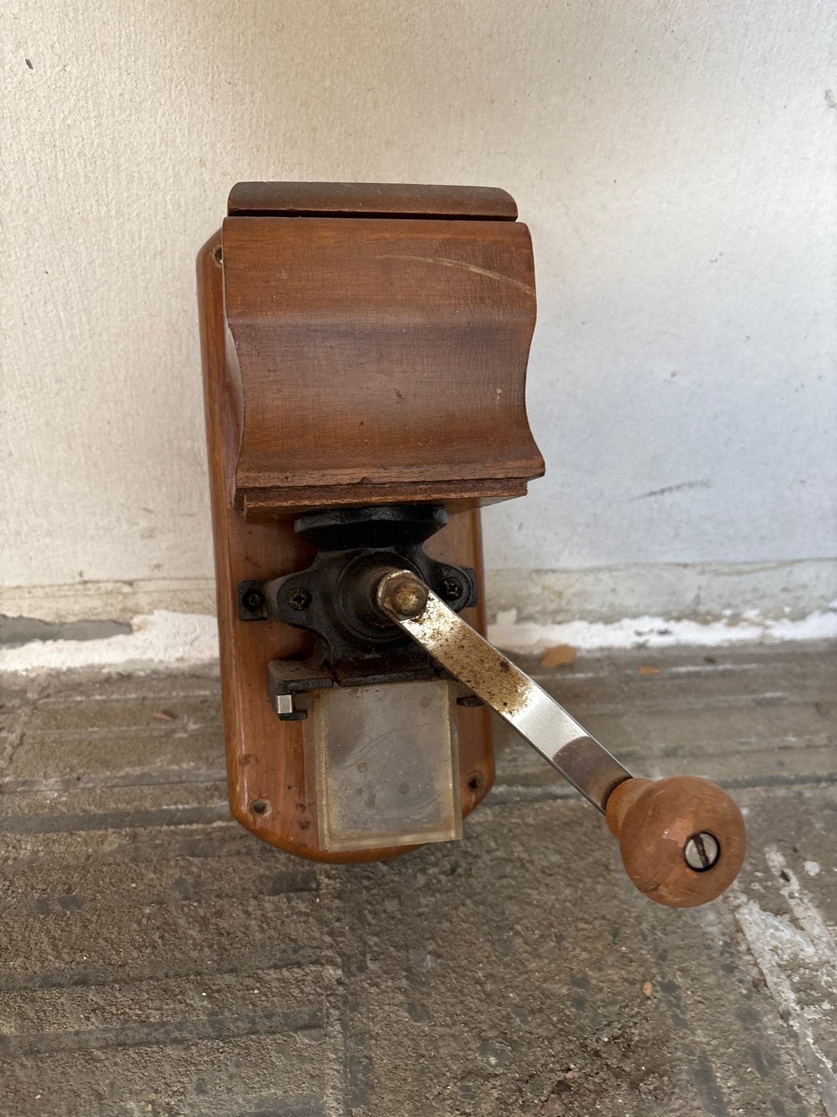Vintage houten wandkoffiemolen, Ophalen, Gebruikt, Overige modellen, Koffiebonen