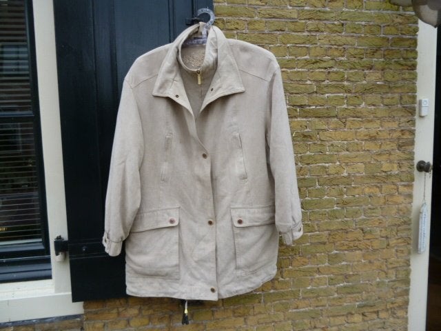 dames parka 45-48 IZGS suedine, Ophalen of Verzenden, Zo goed als nieuw, Beige, Jas of Mantel