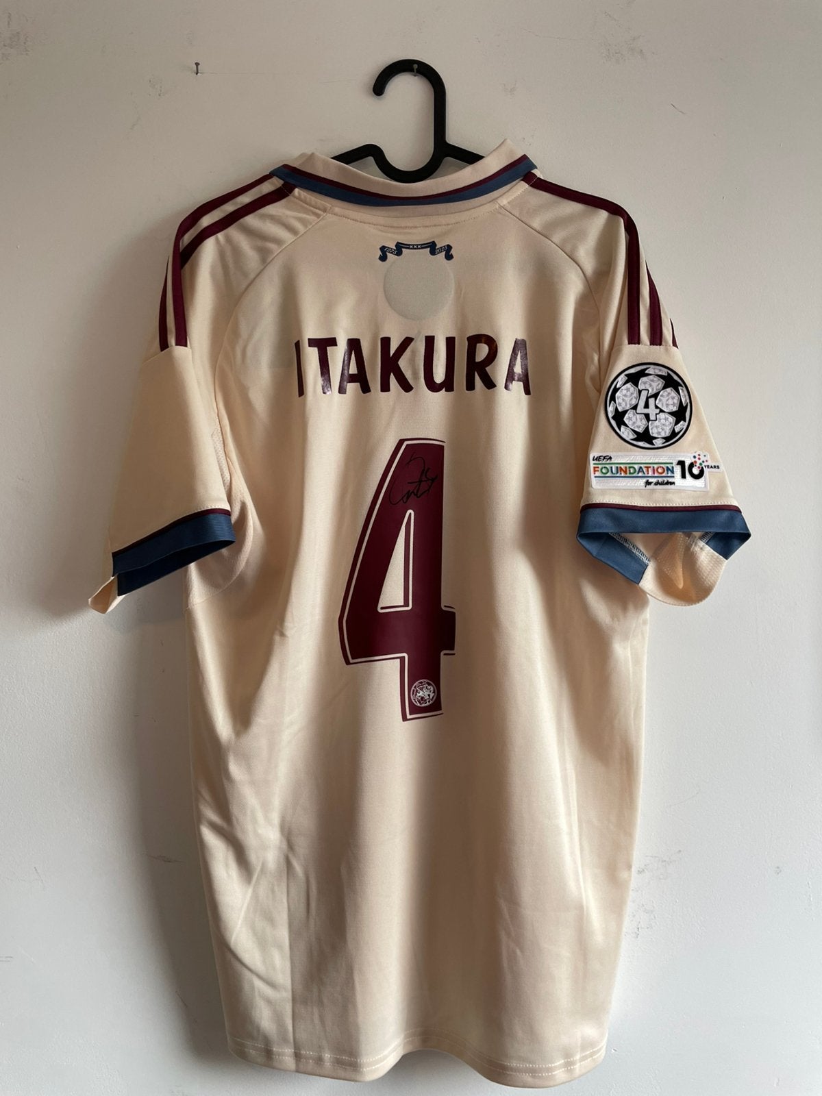 Gesigneerd Itakura 25/26 3th kit, Verzamelen, Ophalen of Verzenden, Nieuw, Ajax, Shirt