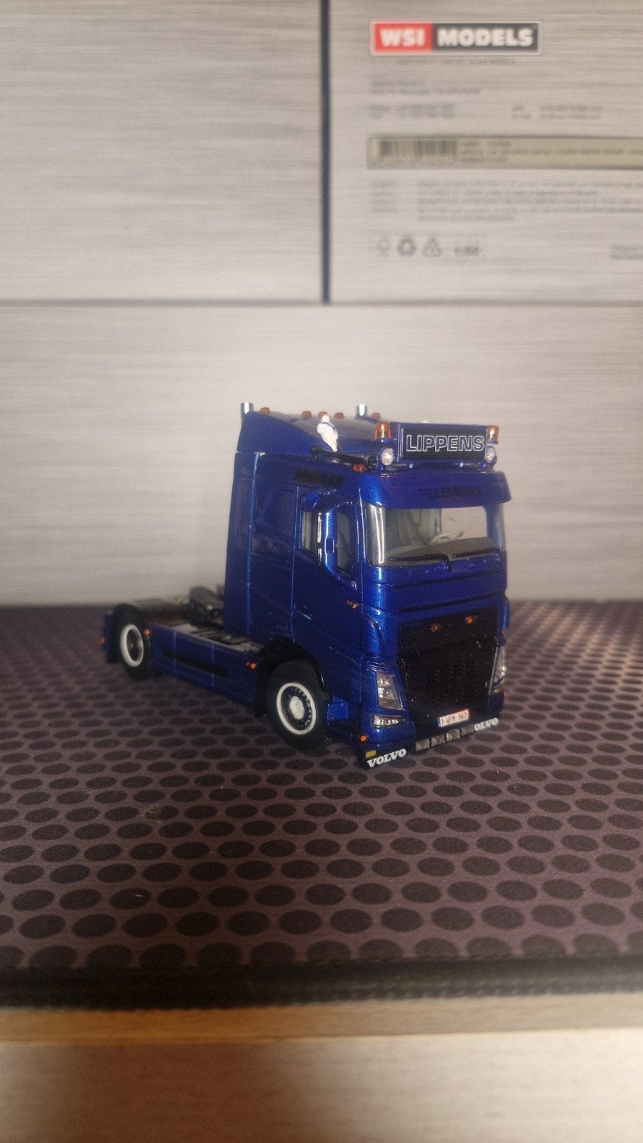 dikke volvo lippens, Ophalen of Verzenden, Zo goed als nieuw, Bus of Vrachtwagen, Wsi