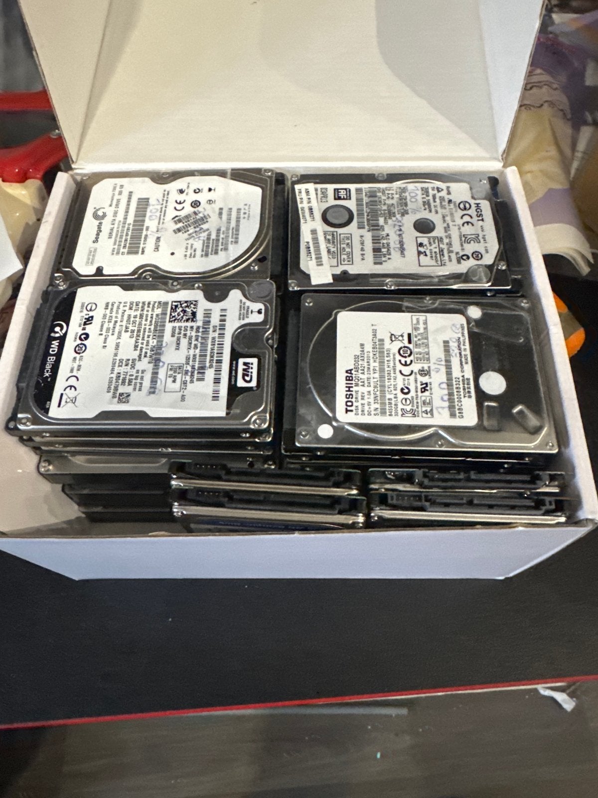 Partij 320GB HDD's: 6x 3.5 inch, 16x 2.5 inch, Computers en Software, Harde schijven, Intern, Gebruikt, Server, Ophalen of Verzenden