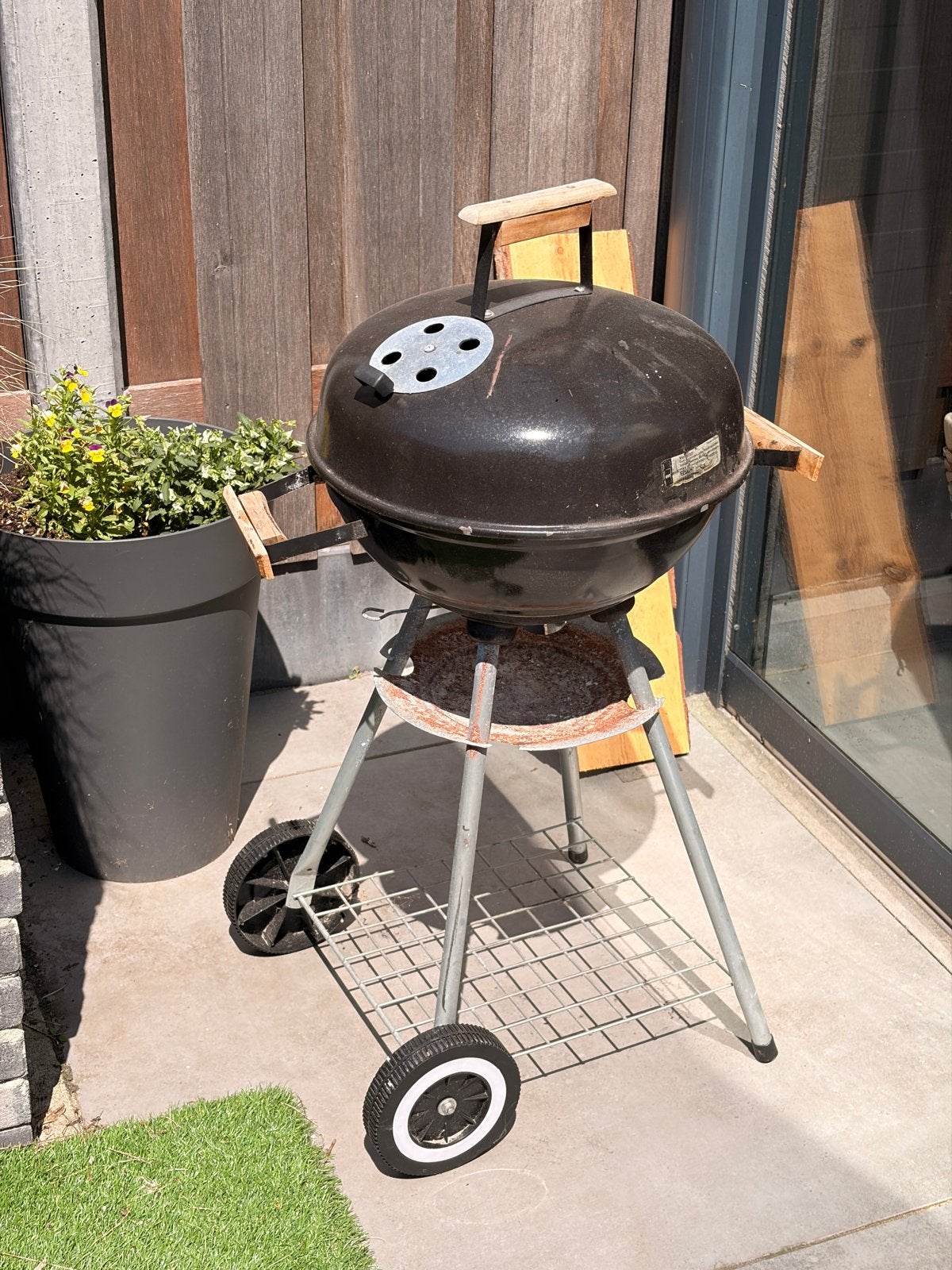 Kogel BBQ - Barbecue op wielen, Tuin en Terras, Houtskoolbarbecues, Ophalen, Gebruikt