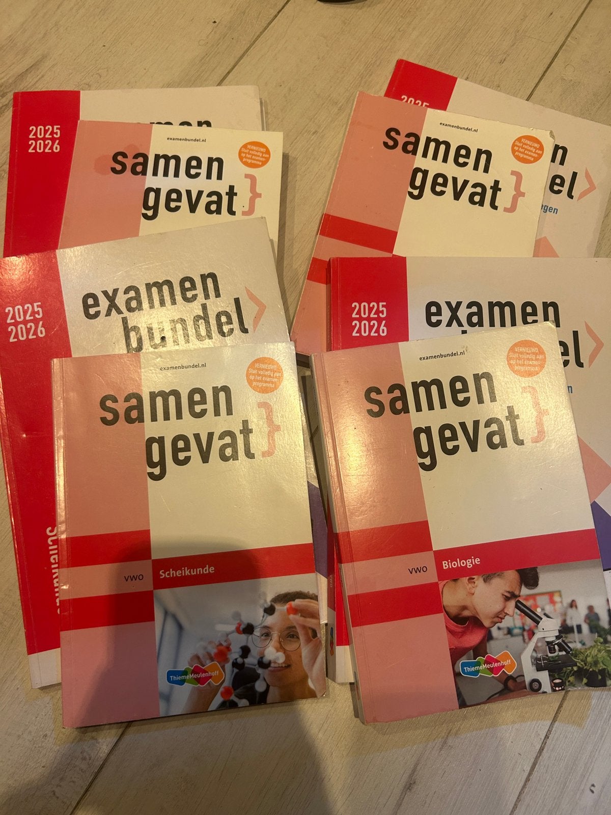 Examenbundels & Samengevat VWO Natuurkunde, Scheikunde, Biol, Boeken, Ophalen of Verzenden, Zo goed als nieuw, VWO, Natuurkunde