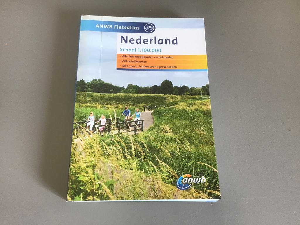 ANWB fietsatlas met fietsknooppunten; 1: 100.000, Europa, Ophalen of Verzenden, Zo goed als nieuw, Campinggids