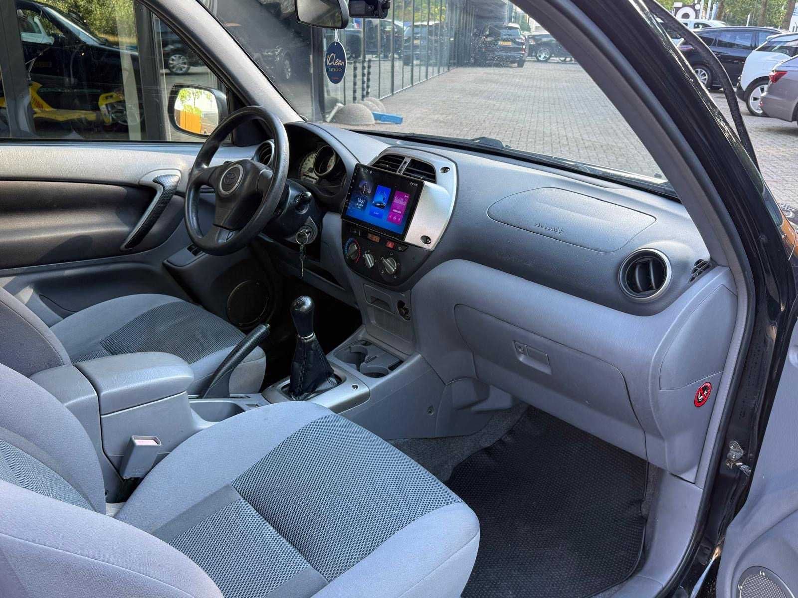 Foto 6 van 2001 Toyota RAV4 1.8-16V VVT-i Luna Personenauto