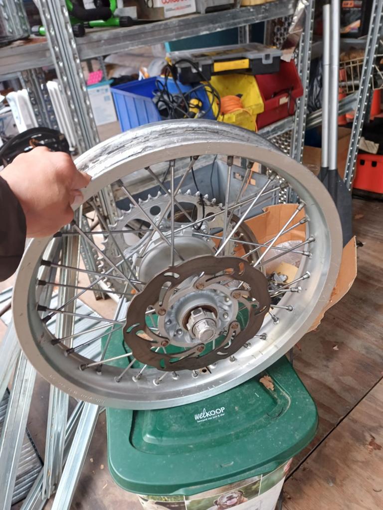 18 inch cross  enduro wiel, Motoren, Ophalen