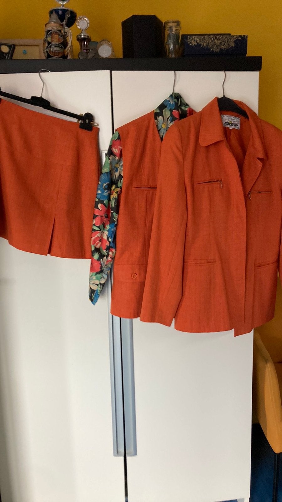Dames pak 3 delig koraalkleur L zgan, Kleding | Dames, Jasjes, Kostuums en Pakken, Ophalen of Verzenden, Zo goed als nieuw, Maat 38/40 (M)