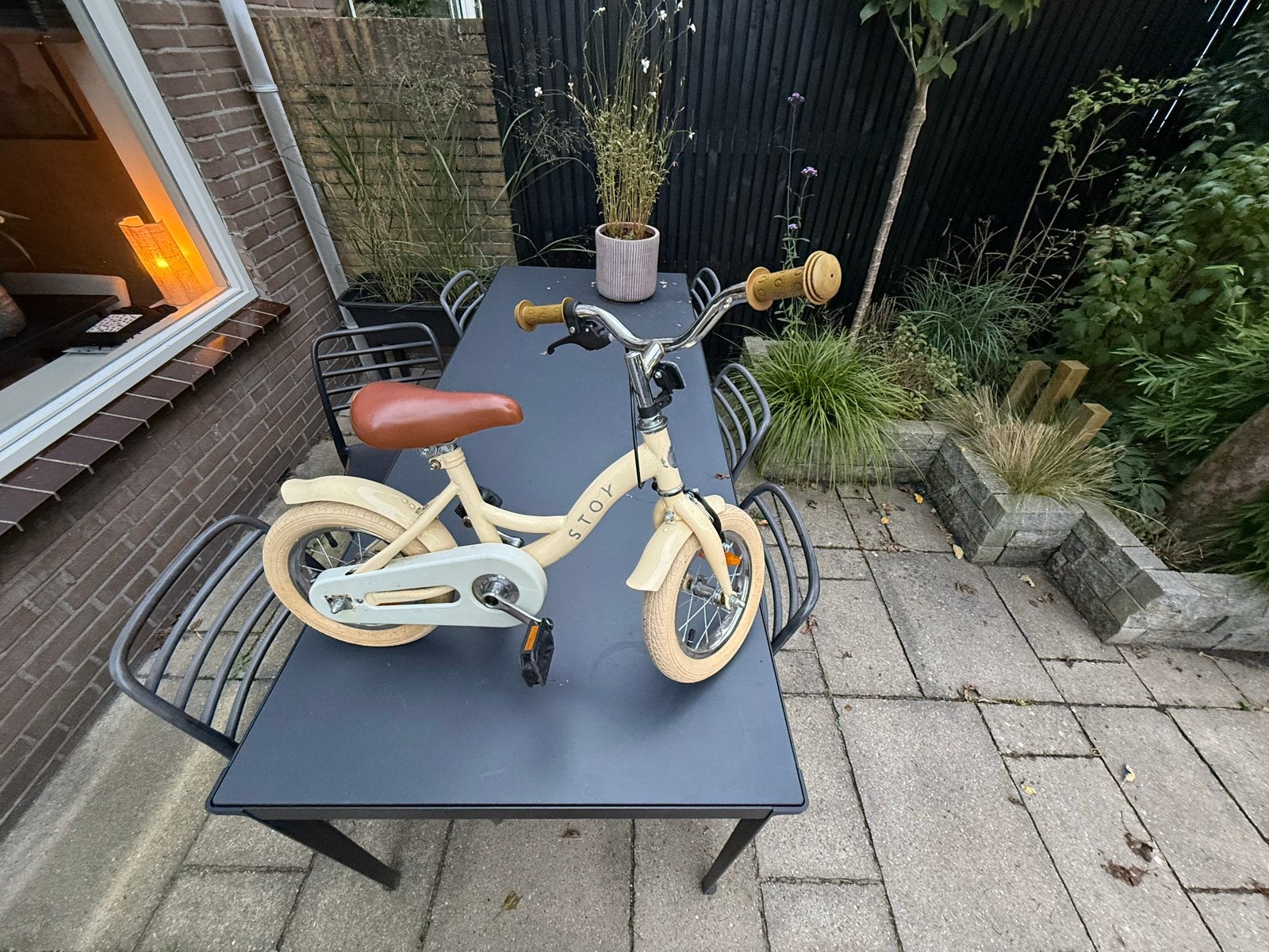 STOY Kinderfiets 12,5 inch - Zonder zijwieltjes, Fietsen en Brommers, Ophalen, Zijwieltjes, Gebruikt, Velgrem