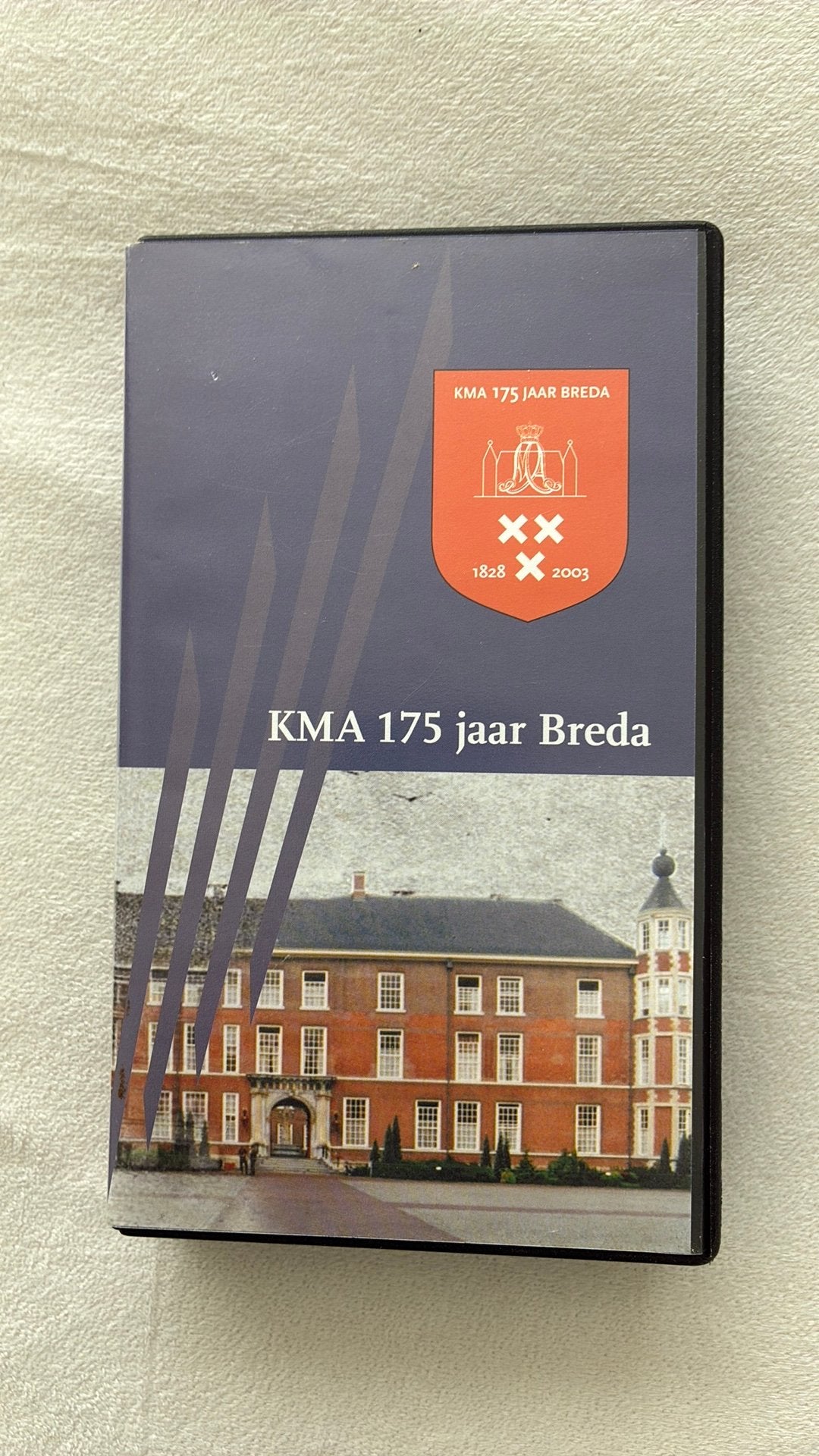 Video KMA 175 jaar Breda, Verzamelen, Militaria | Algemeen, Ophalen of Verzenden, Landmacht, Nederland, Overige typen