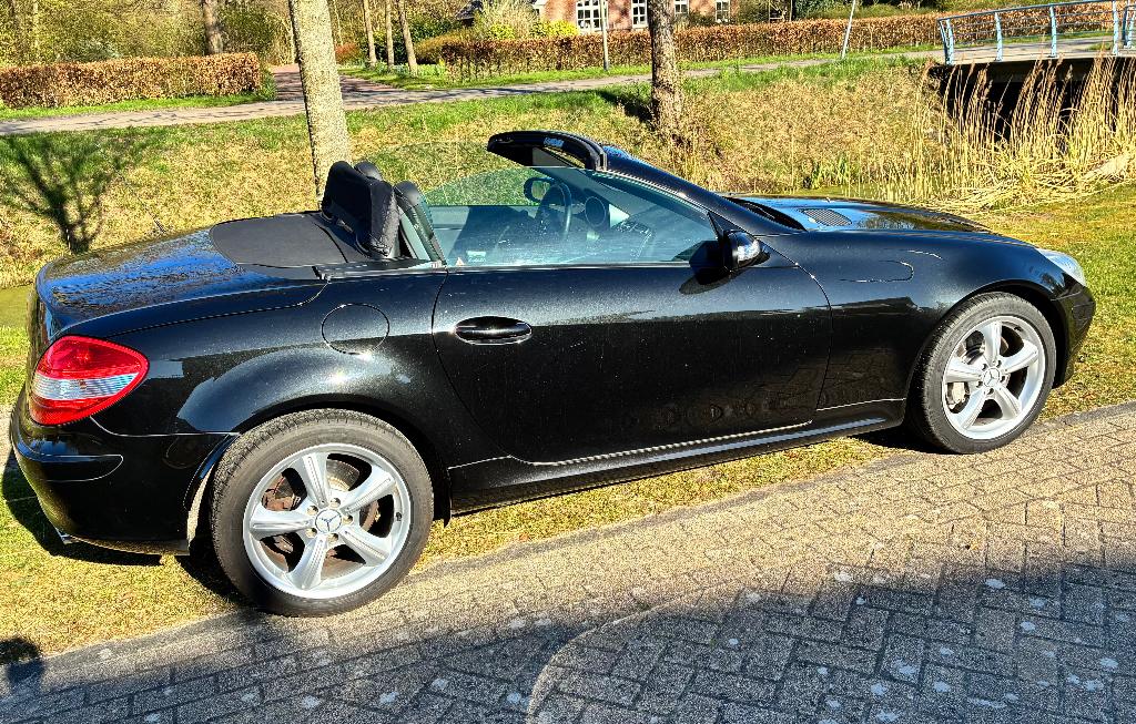 Mercedes-Benz SLK 3.5 Slk350 Roadster AUT 2004 Zwart, Auto's, Mercedes-Benz, Achterwielaandrijving, Cabriolet, Zwart, Geïmporteerd