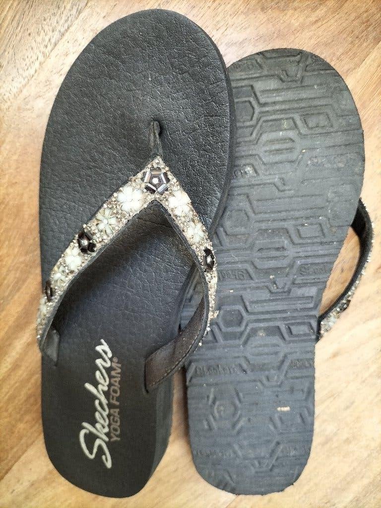 Skechers zwarte slippers mt 41 €7,50, Ophalen of Verzenden, Zo goed als nieuw, Zwart