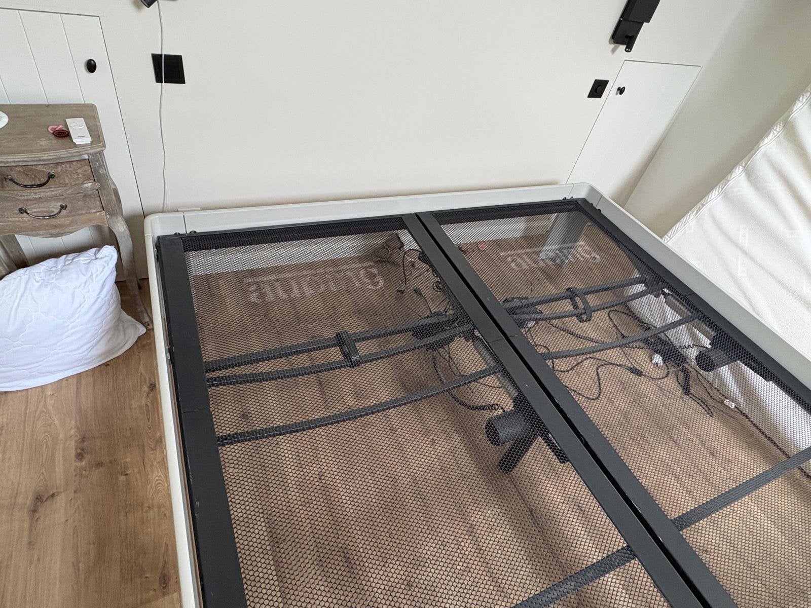 Auping bed met verstelbare bedbodems, Ophalen, Verstelbaar, Wit, Tweepersoons