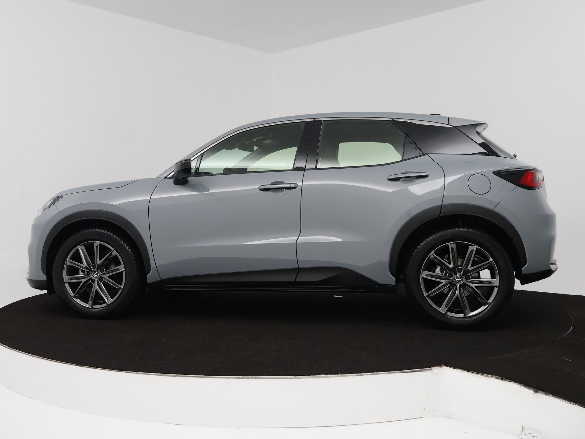 Lexus LBX Elegant + Tech Pack | Smart Entry | Elektrische Ac, 12 maanden, 136 pk, Leder en Stof, Bedrijf