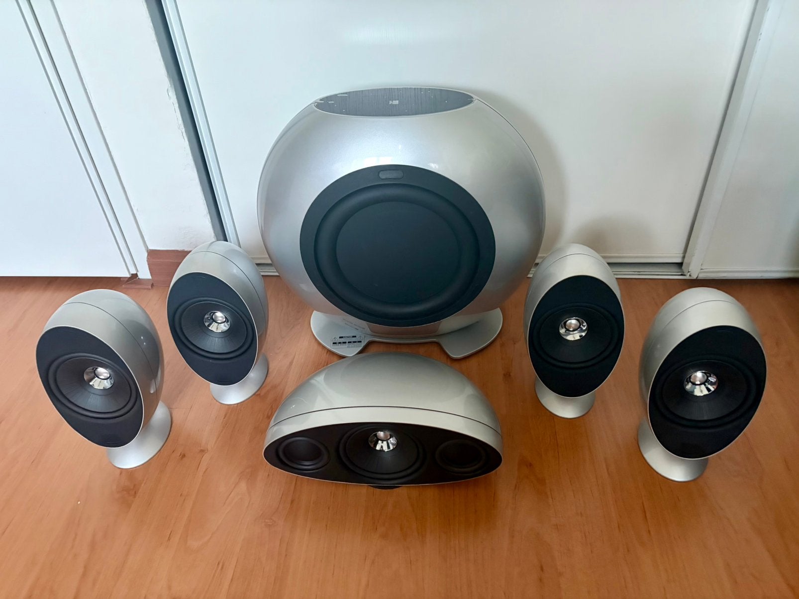 KEF KHT3005 5.1 Speakerset Grijs | Zeer Goede Staat, Ophalen, Zo goed als nieuw, 60 tot 120 watt, Overige merken