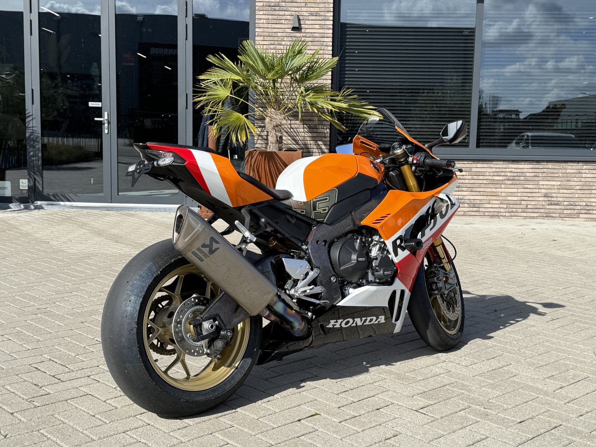 Honda CBR 1000RR-R SP FIREBLADE / HRC / 218 PK / Repsol / AK, Lange Vonder                                16
5741TT  BEEK EN DONK            , NL