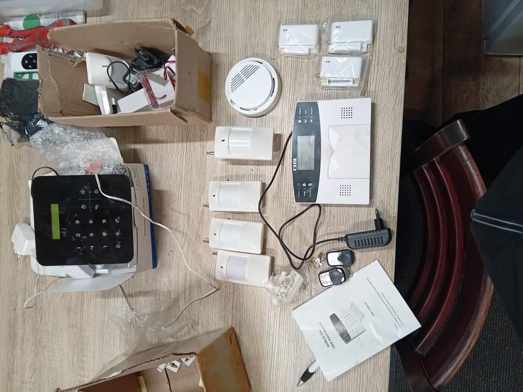 3 GSM Alarm Systemen - Compleet met Sensoren, Doe-het-zelf en Verbouw, Alarmsystemen, Ophalen of Verzenden