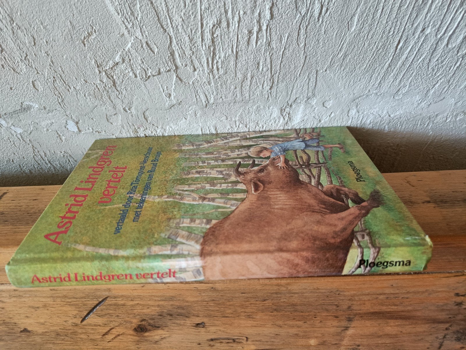 Astrid Lindgren vertelt., Boeken, Ophalen of Verzenden, Gelezen