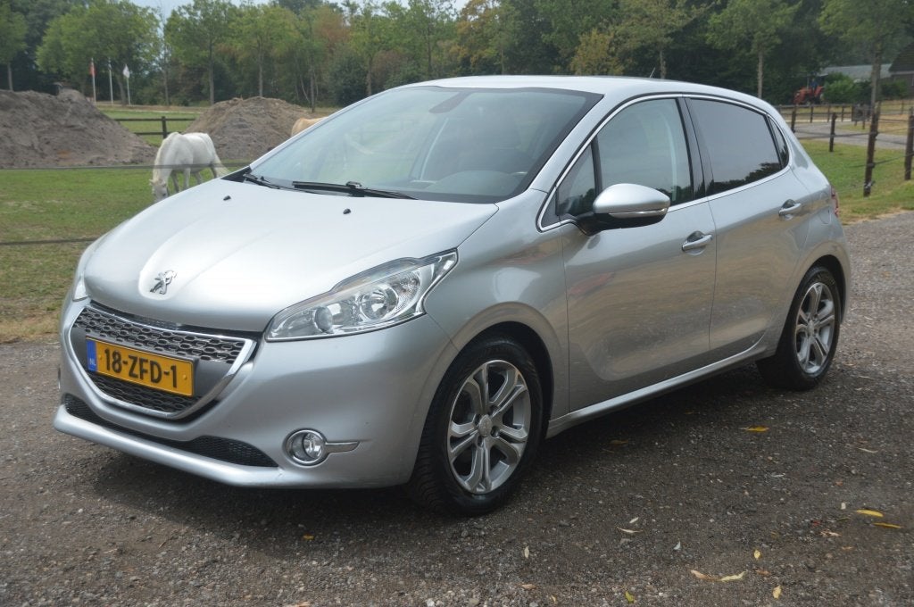 Peugeot 208 1.6 VTi Allure Clima Cruise PDC (bj 2012), Auto's, Voorwielaandrijving, Euro 5, Stof, Gebruikt