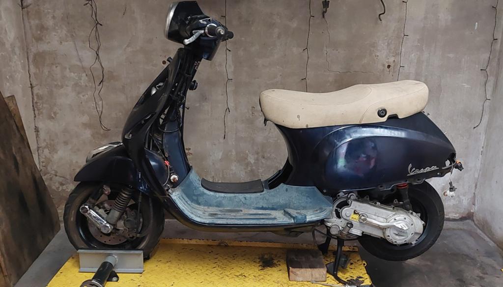 Piaggio Vespa LX50 geel kenteken in onderdelen, Gebruikt, Maximaal 45 km/u, Ophalen of Verzenden, Benzine