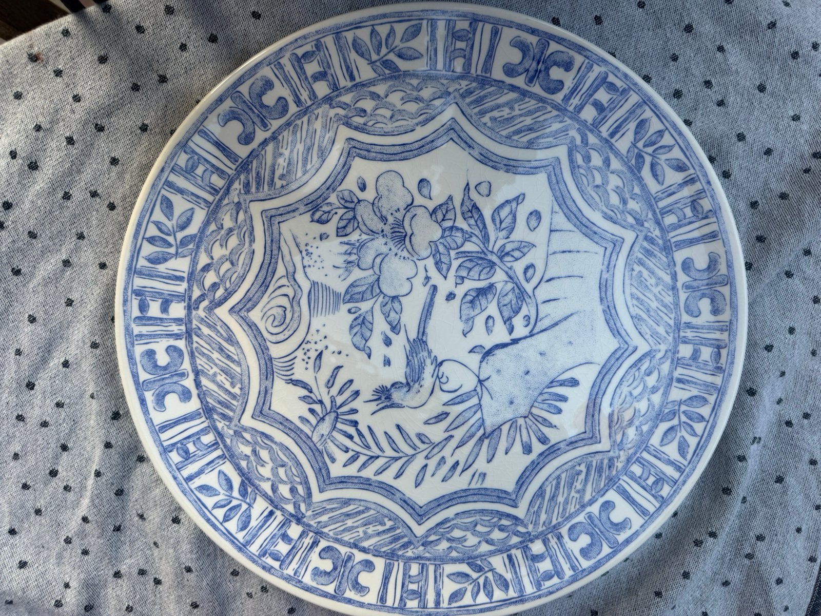 Gave platte schaal oiseau bleu Gien , doorsnee 30 cm, Overige merken, Ophalen of Verzenden, Overige stijlen, Aardewerk