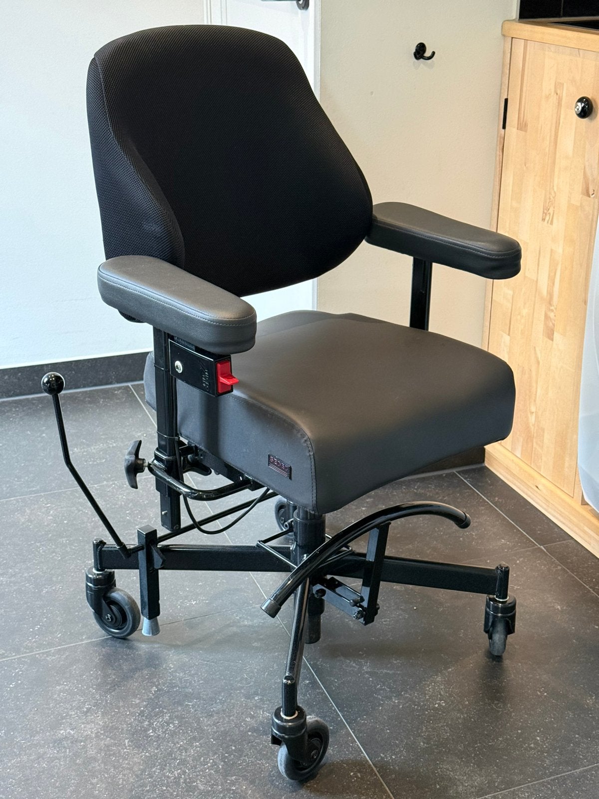Mooie Mercado Real trippelstoel met elek. Hoog/laag, 80+ cm!, Ophalen, Zo goed als nieuw