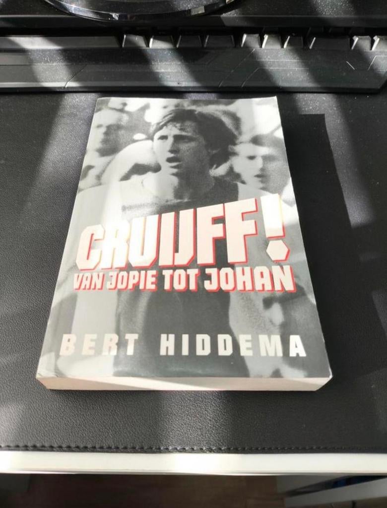 Cruijff! Van Jopie tot Johan - Bert Hiddema, Boeken, Ophalen of Verzenden, Gelezen, Bert Hiddema, Balsport