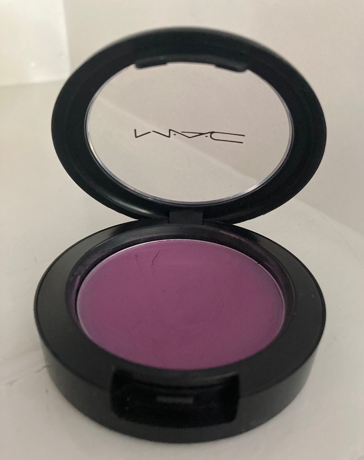 MAC Powder Blush ‘Undercover Heroine’, Verzenden, Zo goed als nieuw, Roze, Wangen