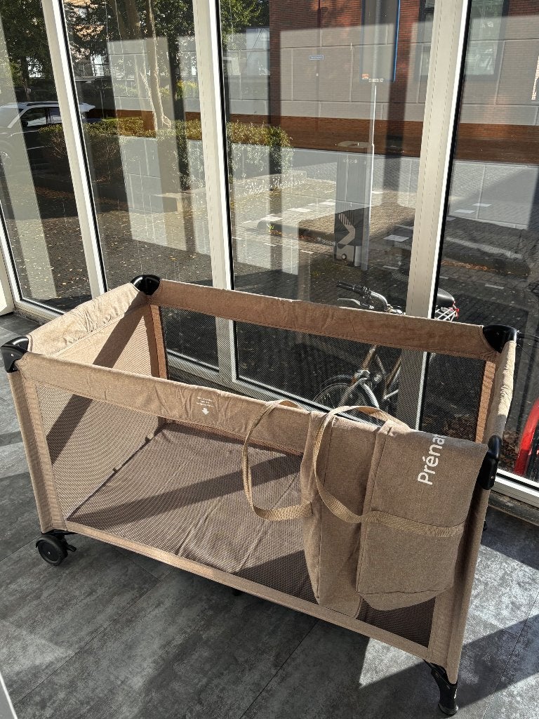 Campingbed met dik matras, Kinderen en Baby's, Ophalen, Zo goed als nieuw, Reisbedje