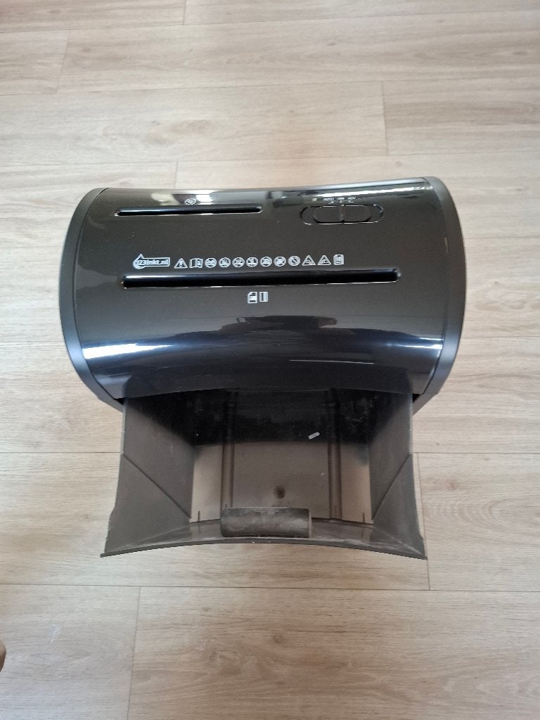 Papierversnipperaar pas 1 jaar oud, Ophalen, Zo goed als nieuw