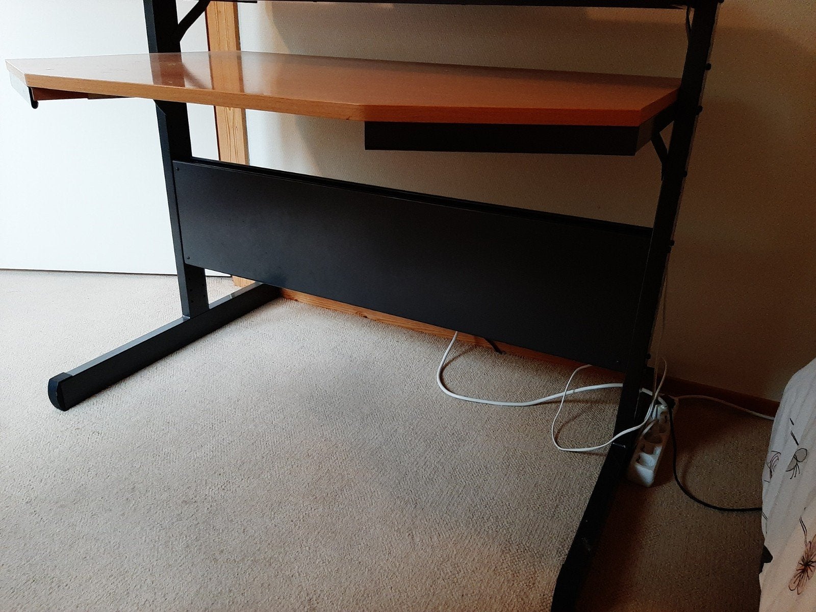 IKEA Jerker Bureau - Stevig en Functioneel Werkplek, Ophalen, Metaal, Zo goed als nieuw, IKEA
