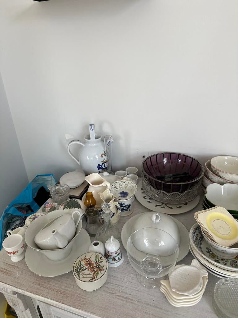 Grote collectie serviesgoed en glaswerk, Ophalen