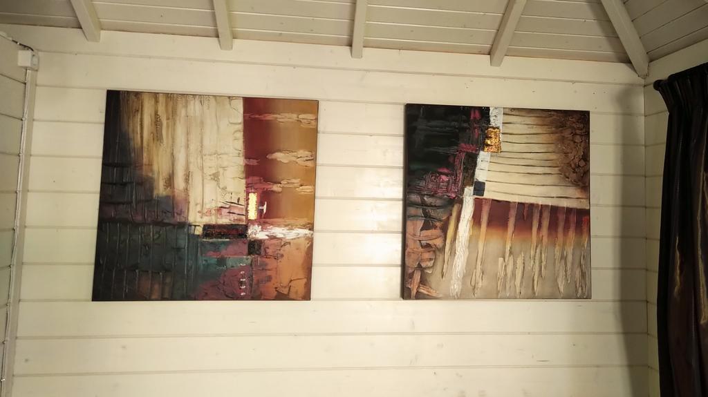 Grote abstracte schilderijen in warme kleuren, Ophalen