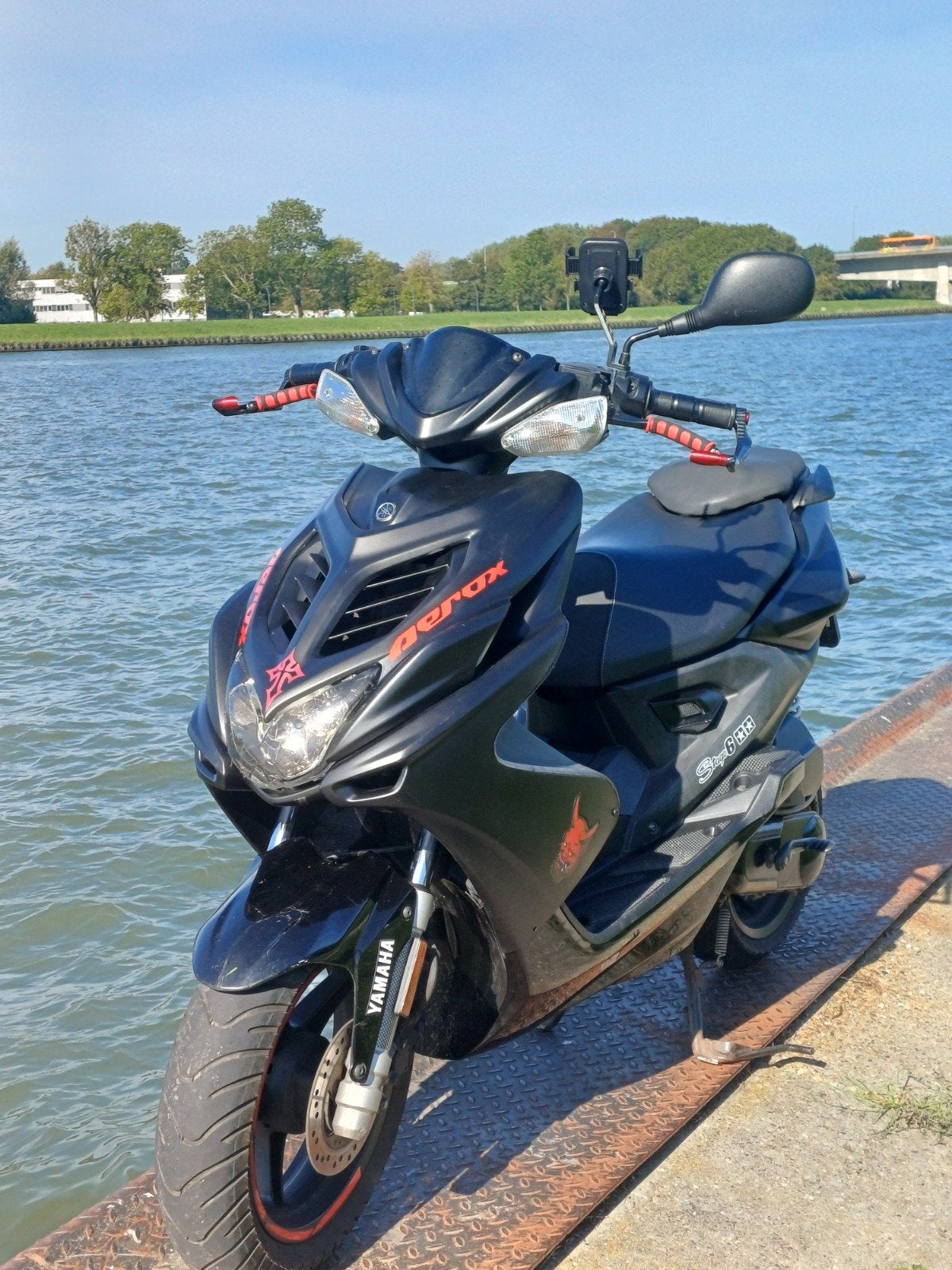 4t Aerox uit 2014, Fietsen en Brommers, Ophalen, Aerox, Maximaal 45 km/u, Zo goed als nieuw