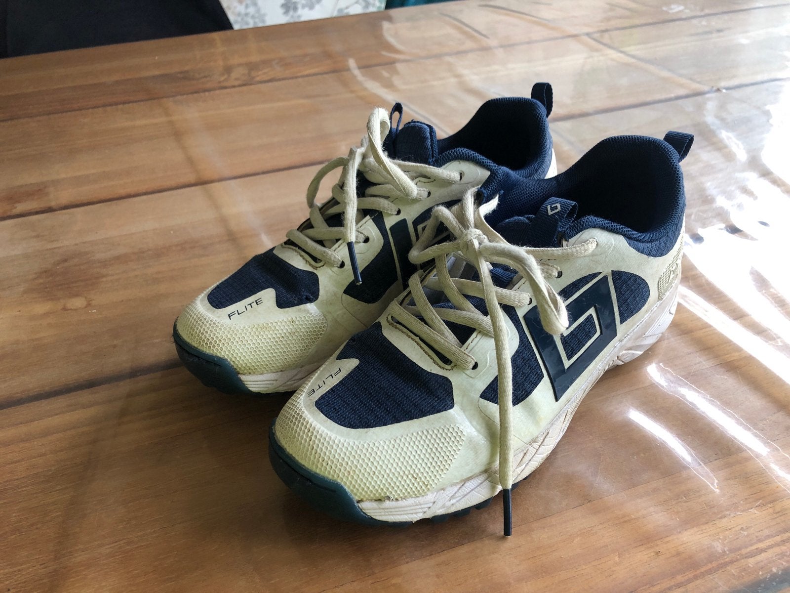 Hockeyschoenen Brabo Tribute maat 35, Gebruikt, Ophalen of Verzenden, Jongen of Meisje, Sportschoenen