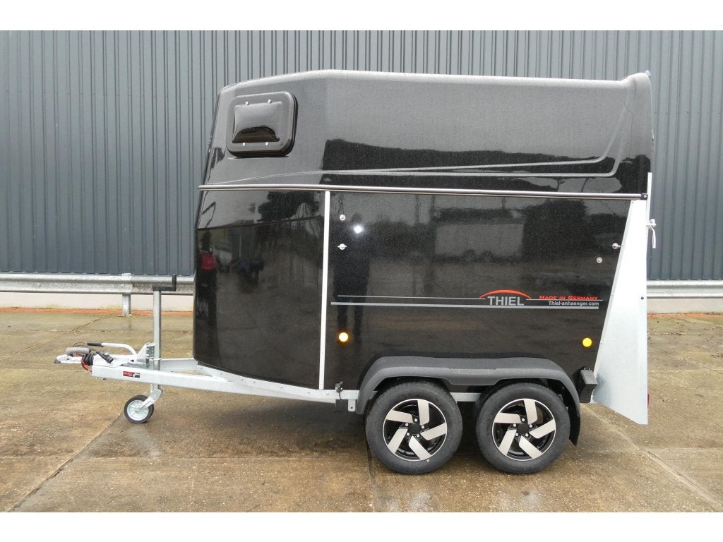 Bij Eemsned Thiel 1 1/2 paard trailer zadelkamer, Nieuw, Overige typen
